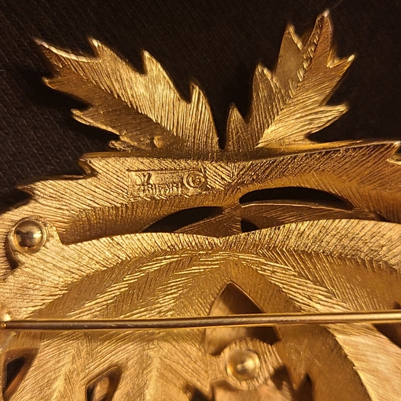 RARE VTG LARGE BIG Trifari Brooch Pin Palm Leaf Plant Leaves - Picture 4 of 4